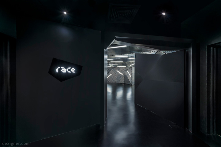 ɣ¼RACE