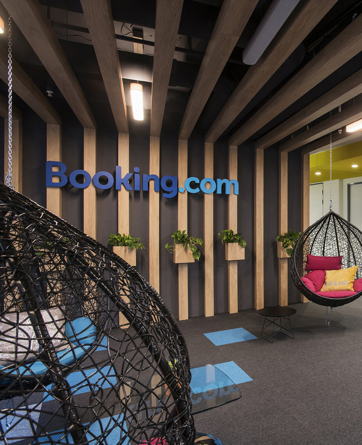 쵶 ͿBooking.com˹칫