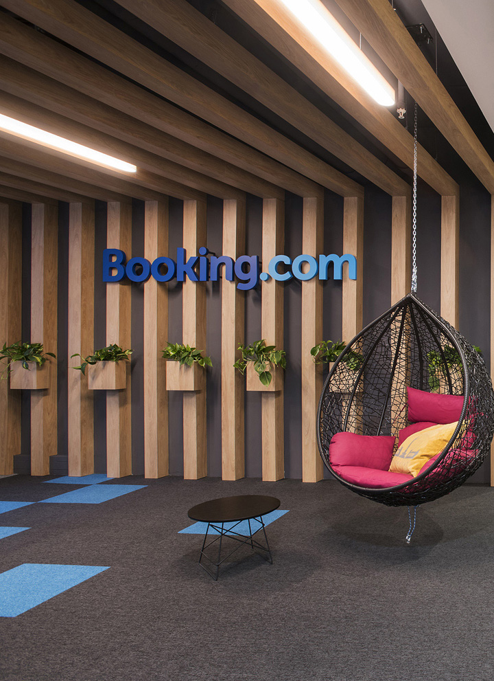 쵶 ͿBooking.com˹칫
