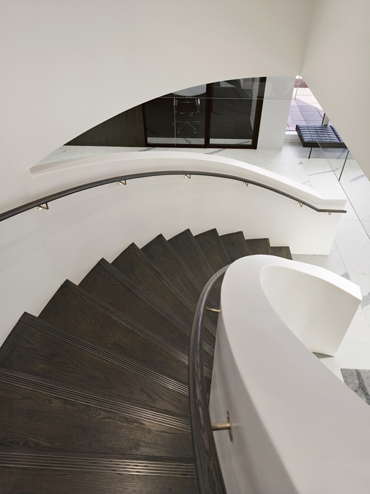 ºڰ Miller Thomson LLPʦ׶칫