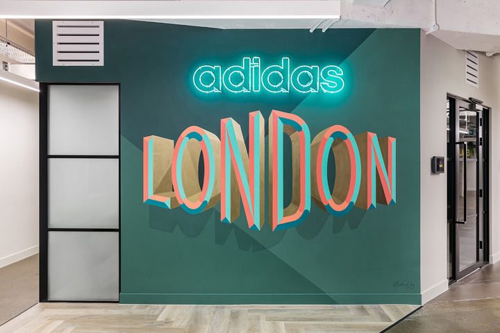 꽨ɳչ Adidasϴ˹Ӣ׶ذ칫