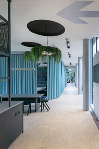 �¹�Campus Founders��ҵ��������İ칫 ��������