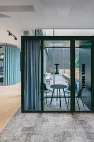 �¹�Campus Founders��ҵ��������İ칫 ��������