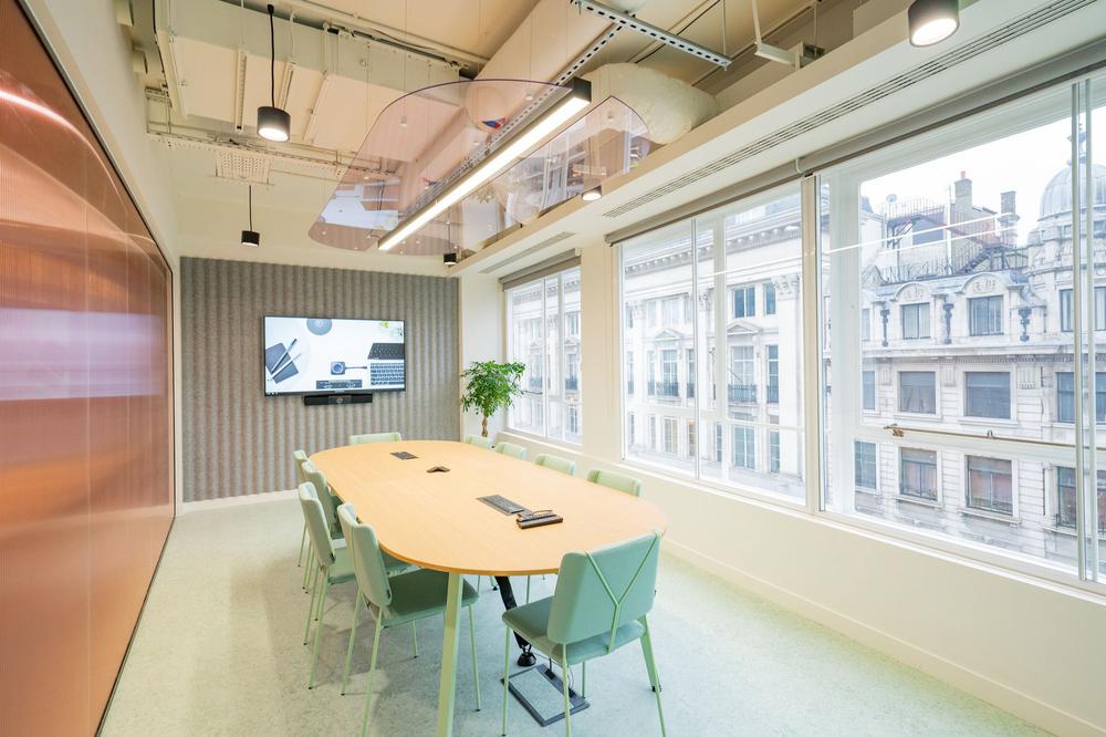 ޾ŲԪ Ӣ׶Huckletreeţϰ칫