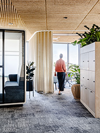 ���˹�˾Maersk��ɳ�칫 Locker��