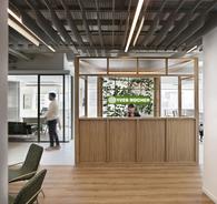 ��ױƷ��˾Yves Rocher������칫 ǰ̨�Ӵ�