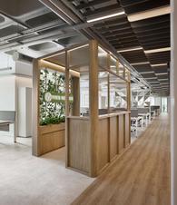 ��ױƷ��˾Yves Rocher������칫 ǰ̨�Ӵ�