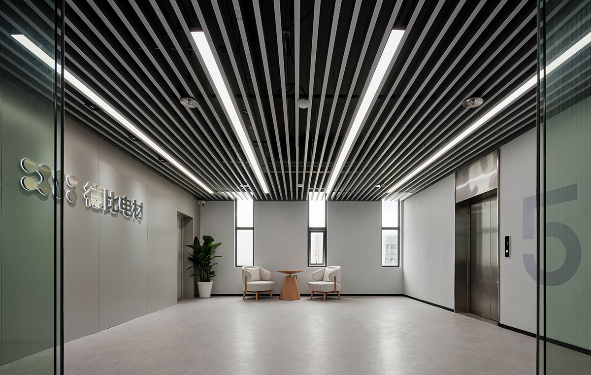 ���ݵ±ȵ�ģ�����������ɳڵĵ��Ӳ����з��ռ�