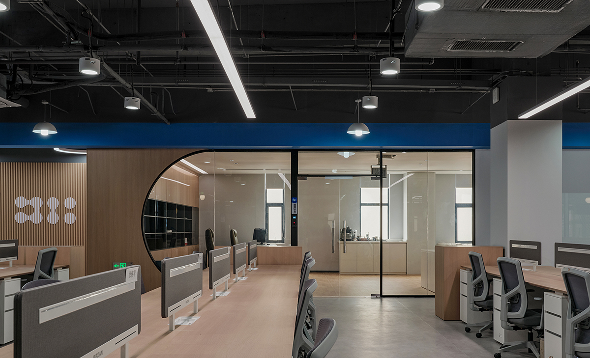 ���ݵ±ȵ�ģ�����������ɳڵĵ��Ӳ����з��ռ�