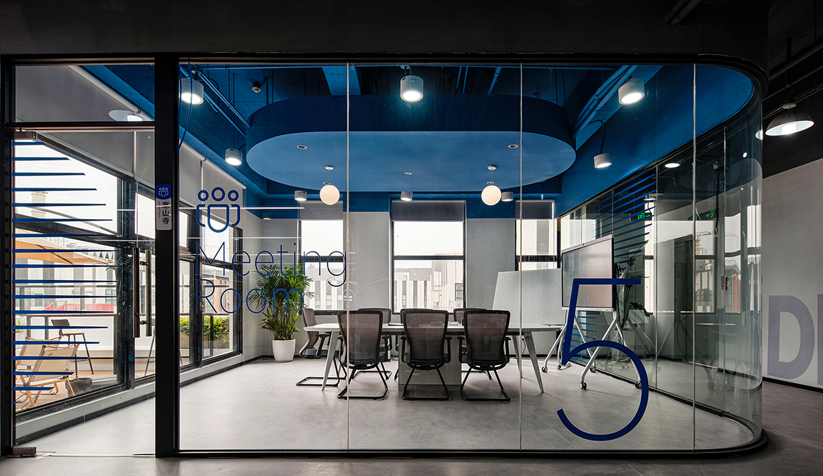 ���ݵ±ȵ�ģ�����������ɳڵĵ��Ӳ����з��ռ�