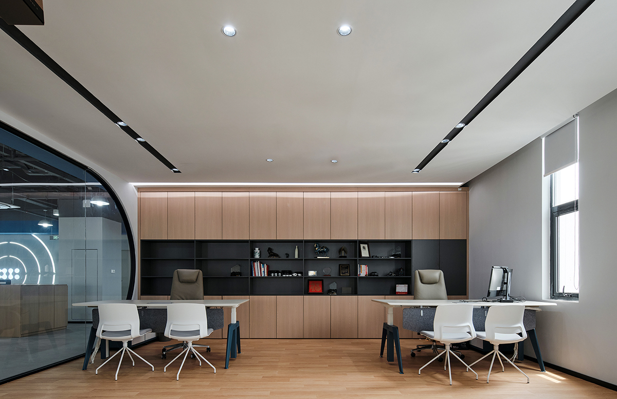 ���ݵ±ȵ�ģ�����������ɳڵĵ��Ӳ����з��ռ�