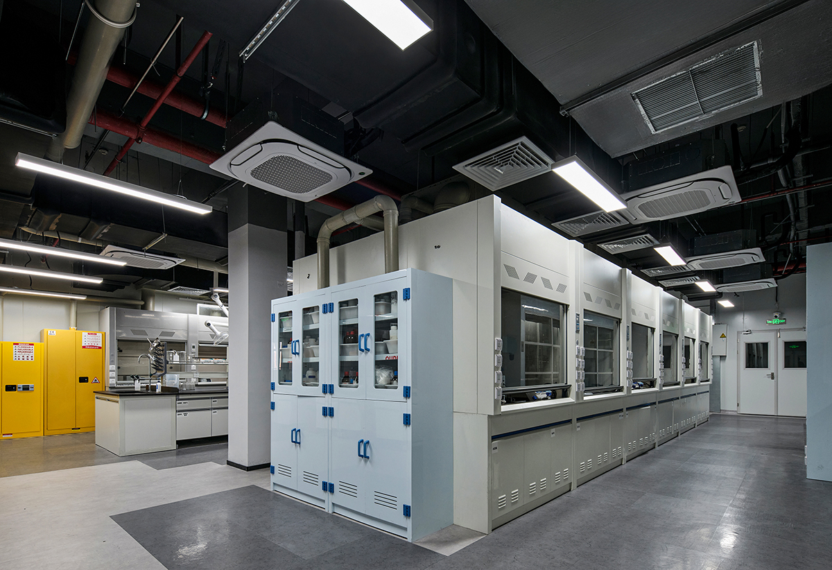 ���ݵ±ȵ�ģ�����������ɳڵĵ��Ӳ����з��ռ�