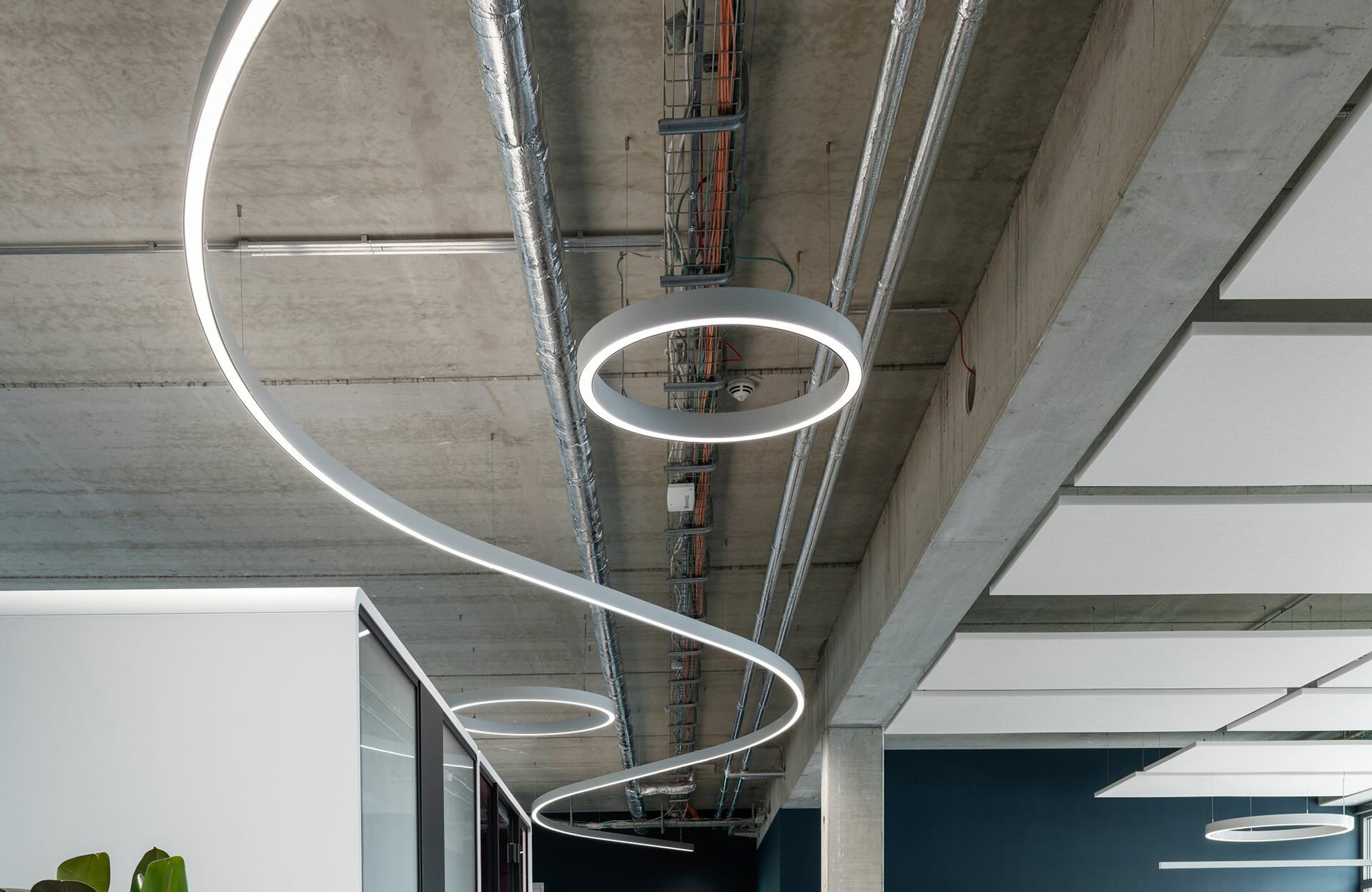 Comet Yxlon�����칫�ң����������ҵ�Ļ�����