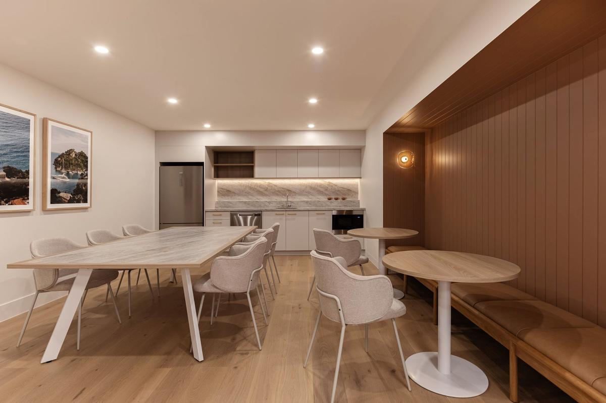 ����˹��26�Ű칫����䣺�����շ���װ���칫��