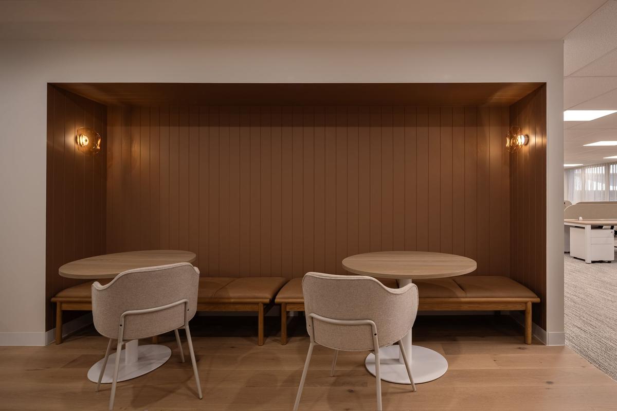 ����˹��26�Ű칫����䣺�����շ���װ���칫��