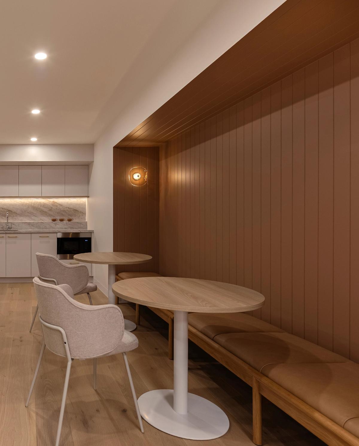 ����˹��26�Ű칫����䣺�����շ���װ���칫��