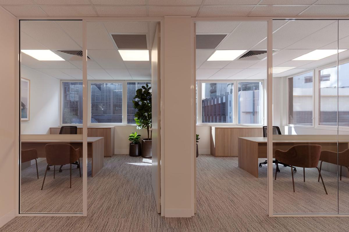 ����˹��26�Ű칫����䣺�����շ���װ���칫��