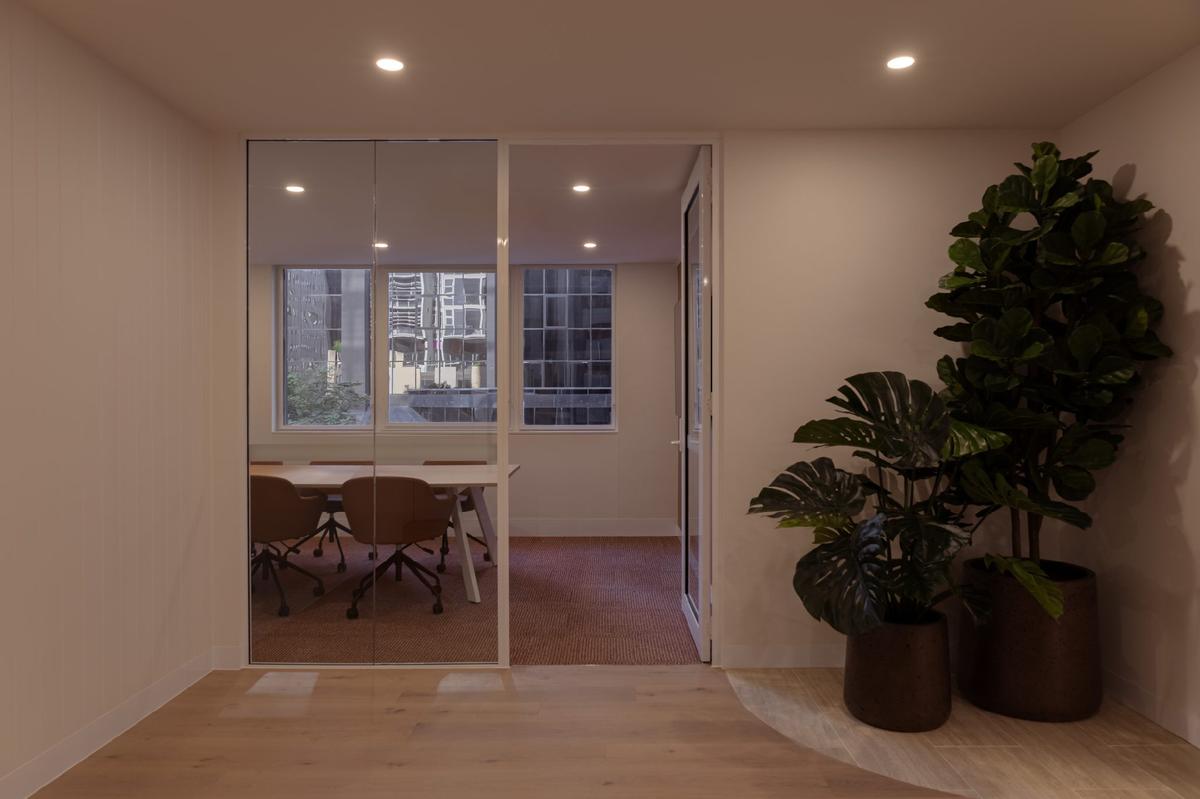 ����˹��26�Ű칫����䣺�����շ���װ���칫��