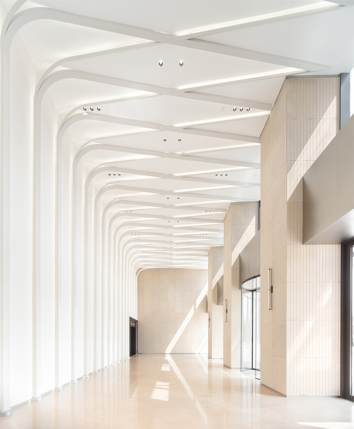 ����˷������ģ��ڵ��Ļ����ִ��칫�ĶԻ�