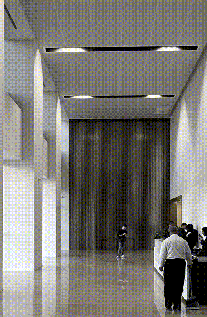 ����˷������ģ��ڵ��Ļ����ִ��칫�ĶԻ�