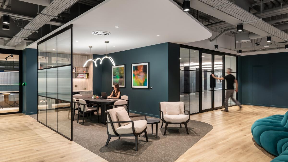 ��ѯ��˾Headland�׶��ܲ���������Ϊ�ˣ���δ��֮��