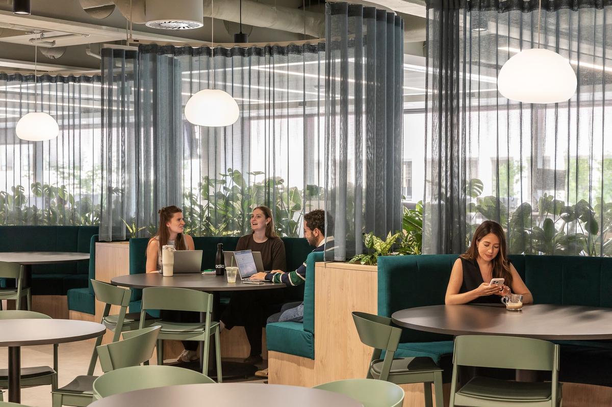 ��ѯ��˾Headland�׶��ܲ���������Ϊ�ˣ���δ��֮��