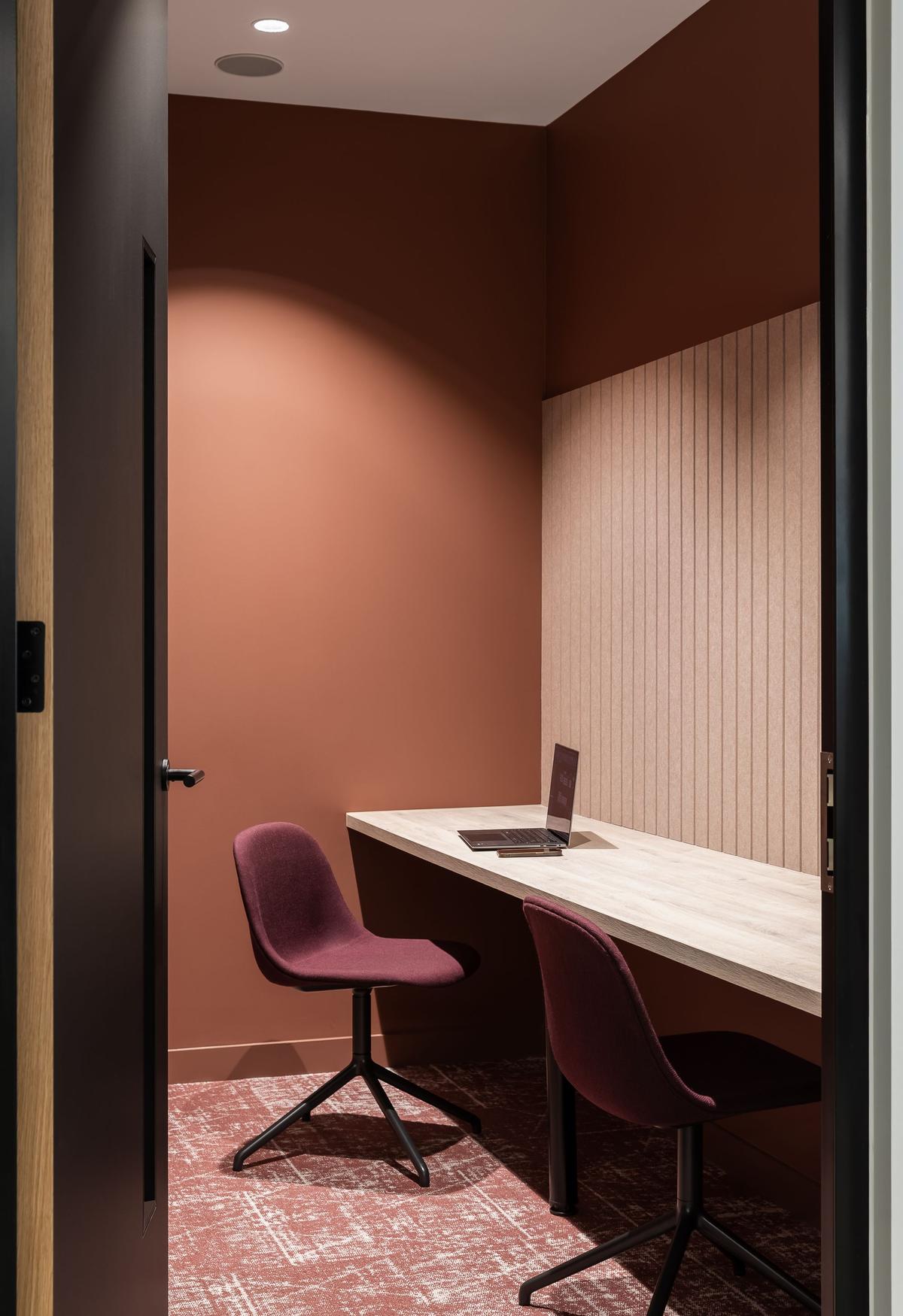 ��ѯ��˾Headland�׶��ܲ���������Ϊ�ˣ���δ��֮��