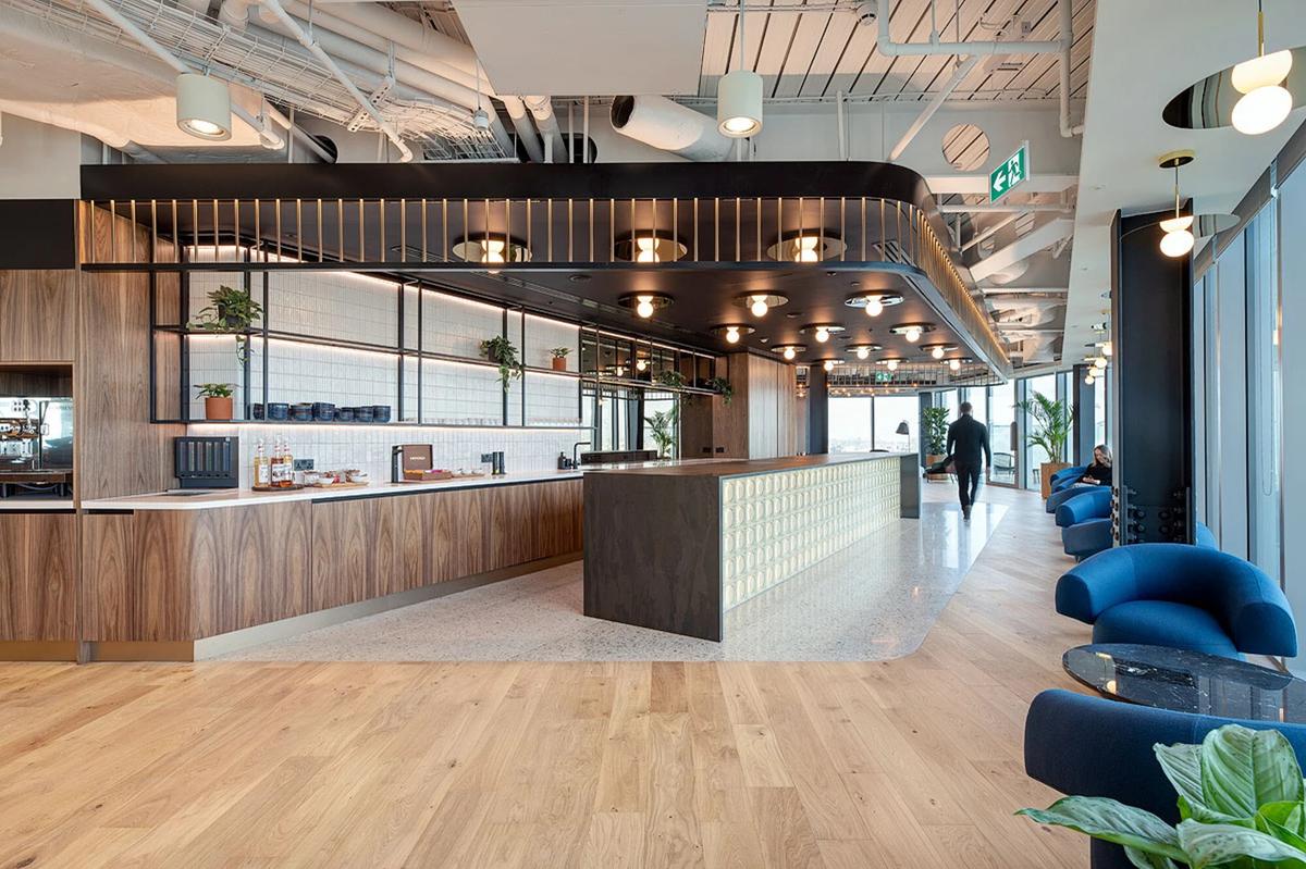 ���ڿƼ���˾�׶��ܲ���һ������¥�ݼ���Ų㹤���ռ�