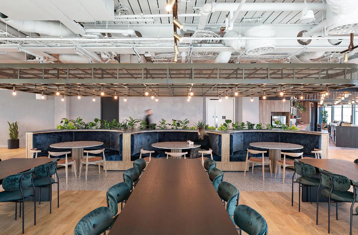 ���ڿƼ���˾�׶��ܲ���һ������¥�ݼ���Ų㹤���ռ�