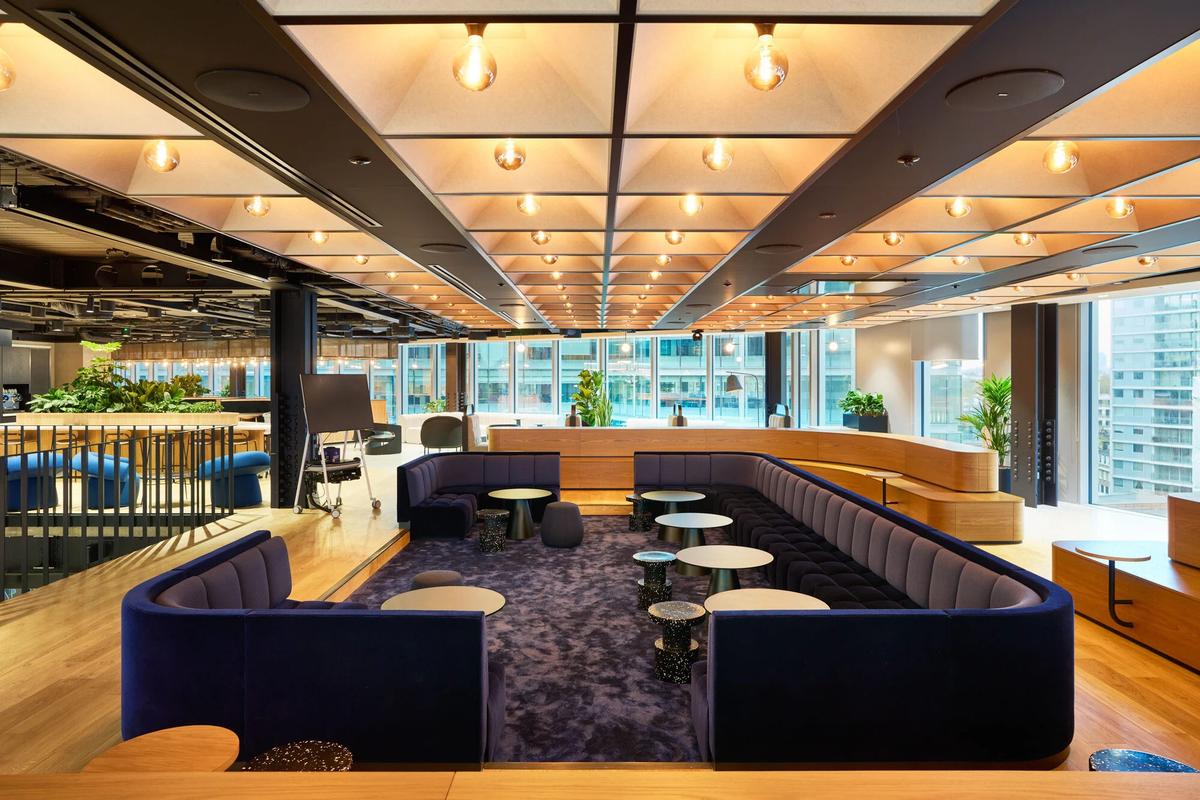 ���ڿƼ���˾�׶��ܲ���һ������¥�ݼ���Ų㹤���ռ�