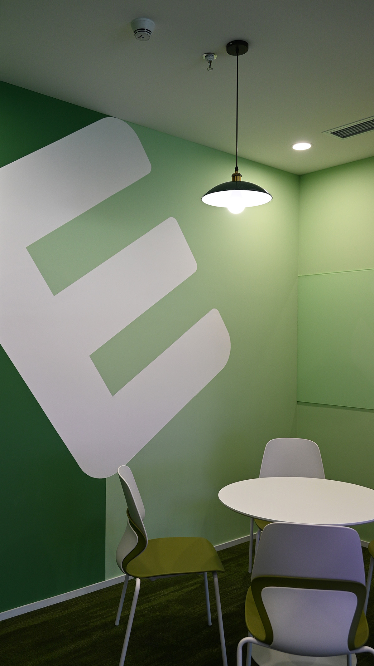 ������δ����Ψ���ɶ��칫�ռ�ȫά������