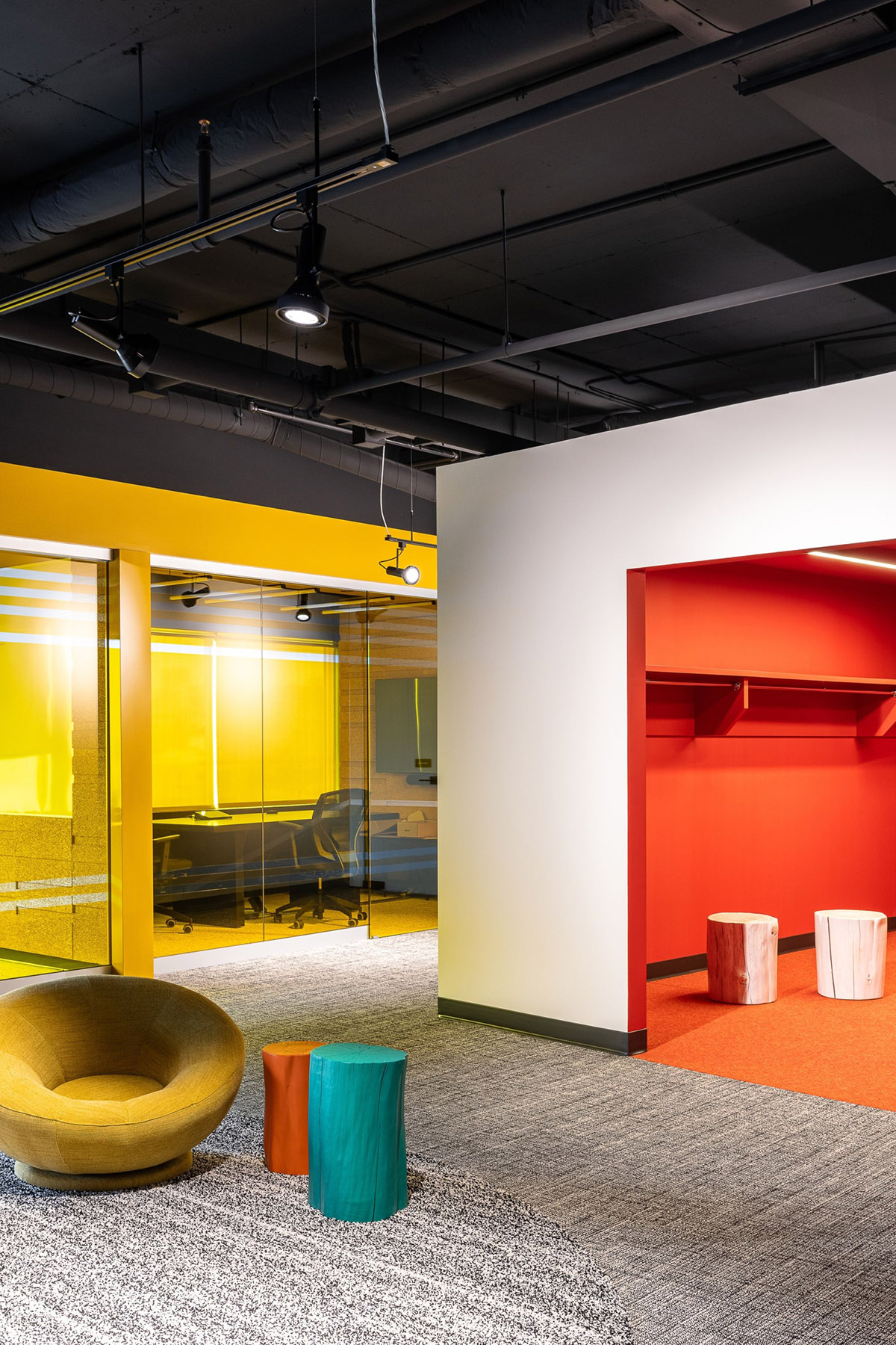 Gearbox����������Ϸ�����ң���һ����ͷ����ʢ��