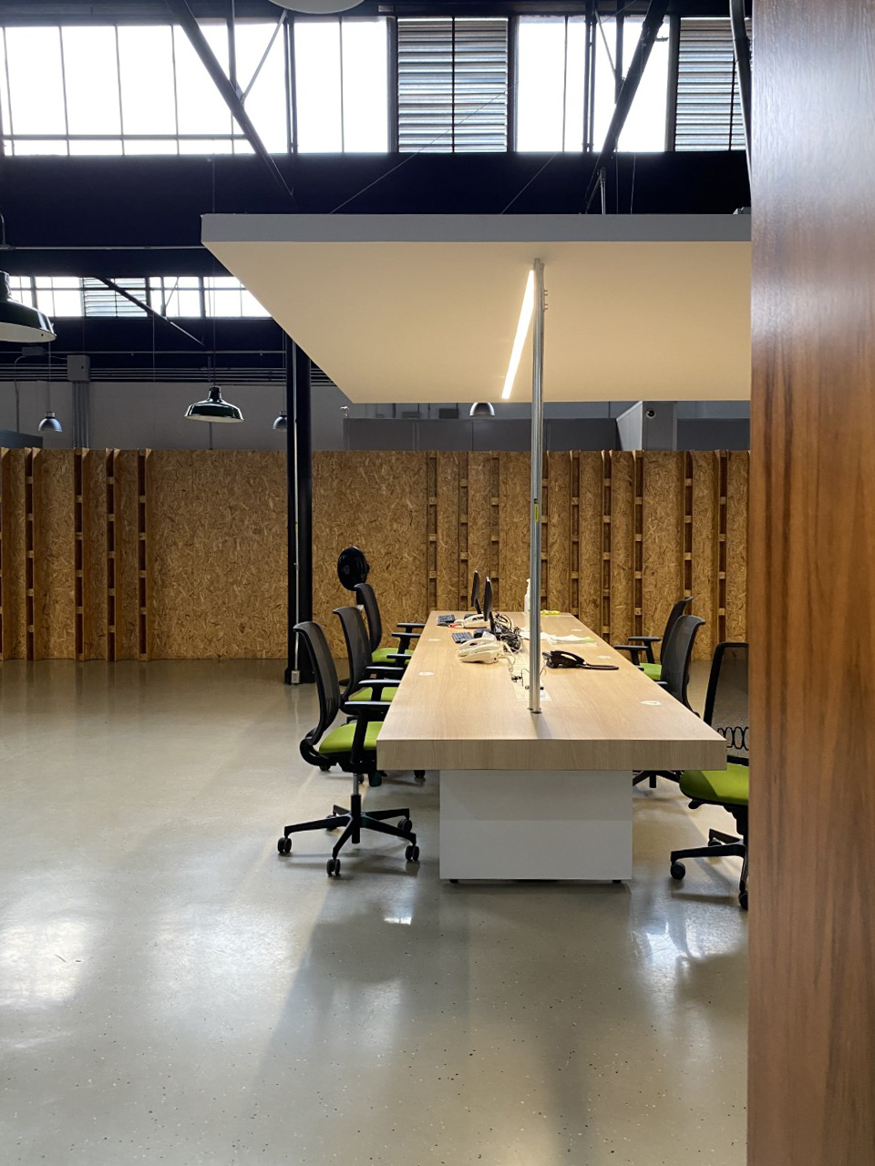 ī����Leonali�칫¥���Ͻ�����ѭ��������