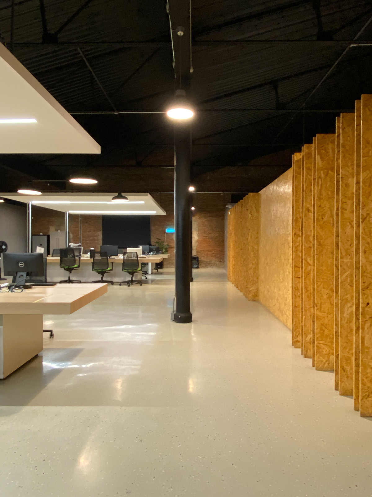 ī����Leonali�칫¥���Ͻ�����ѭ��������