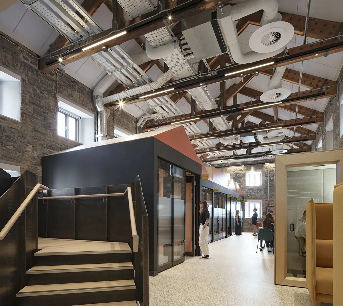 Google�����ְ칫�ң���Խ150���Ψ���ռ�Ի�