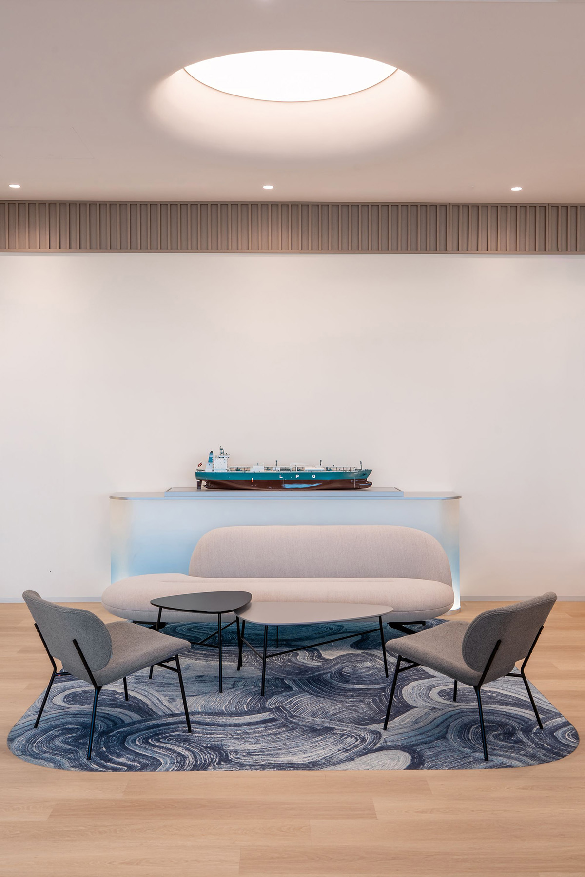 ���ܾ�ͷ Anglo-Eastern�¼��£���������ѧд��칫����