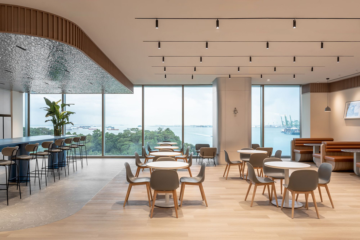 ���ܾ�ͷ Anglo-Eastern�¼��£���������ѧд��칫����