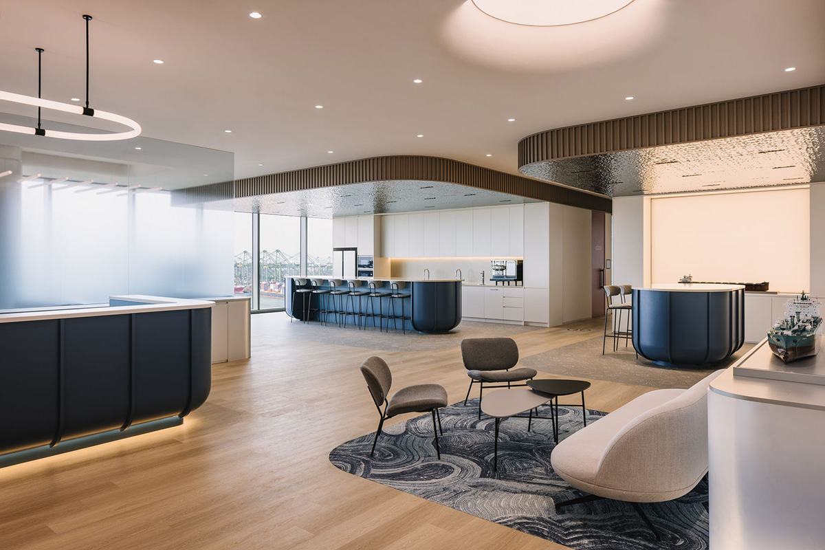 ���ܾ�ͷ Anglo-Eastern�¼��£���������ѧд��칫����