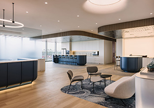 ���ܾ�ͷ Anglo-Eastern�¼��£���������ѧд��칫����