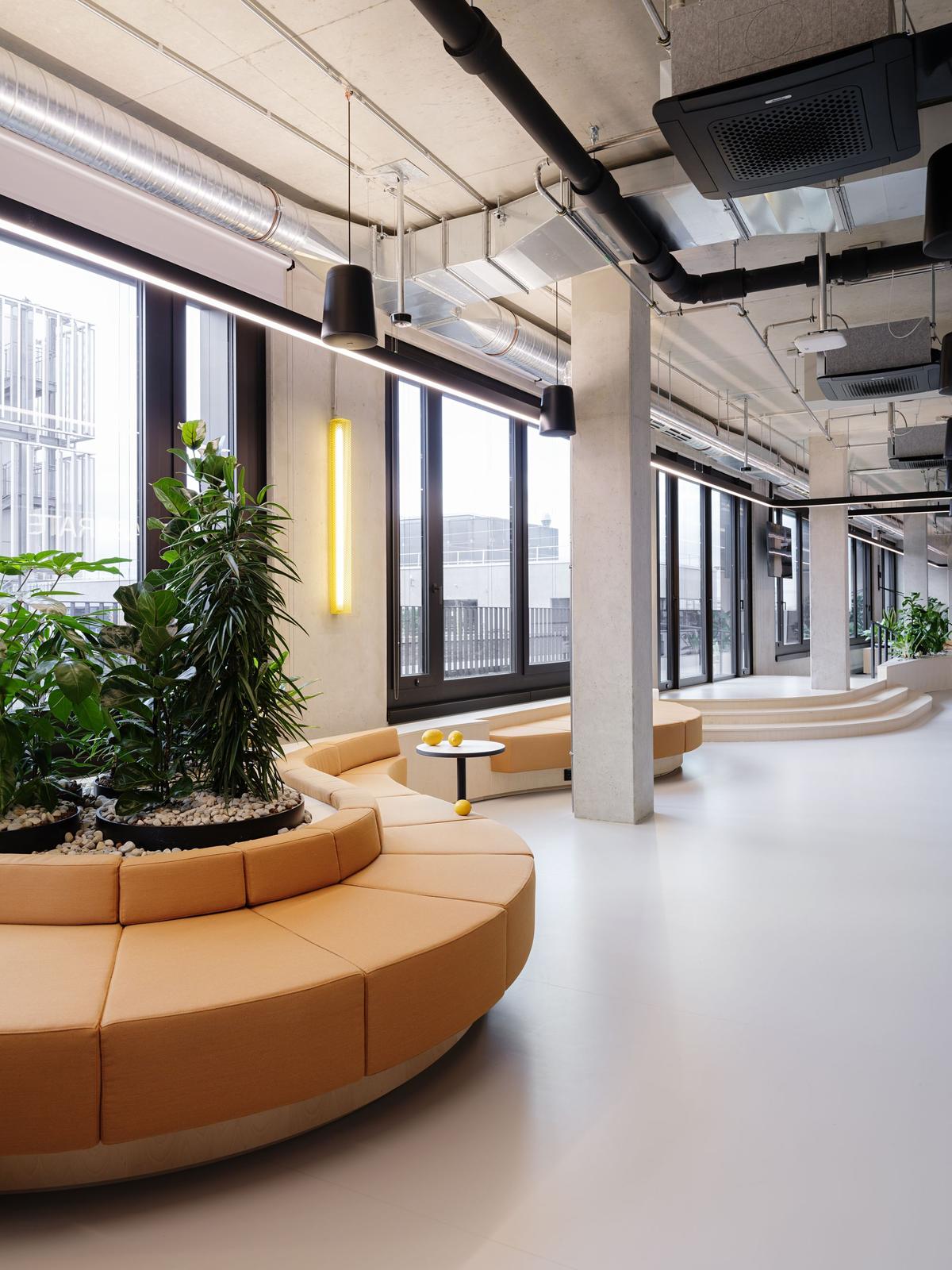 �����������չ�Ӱ��д��������ͷ��Ľ���֮��