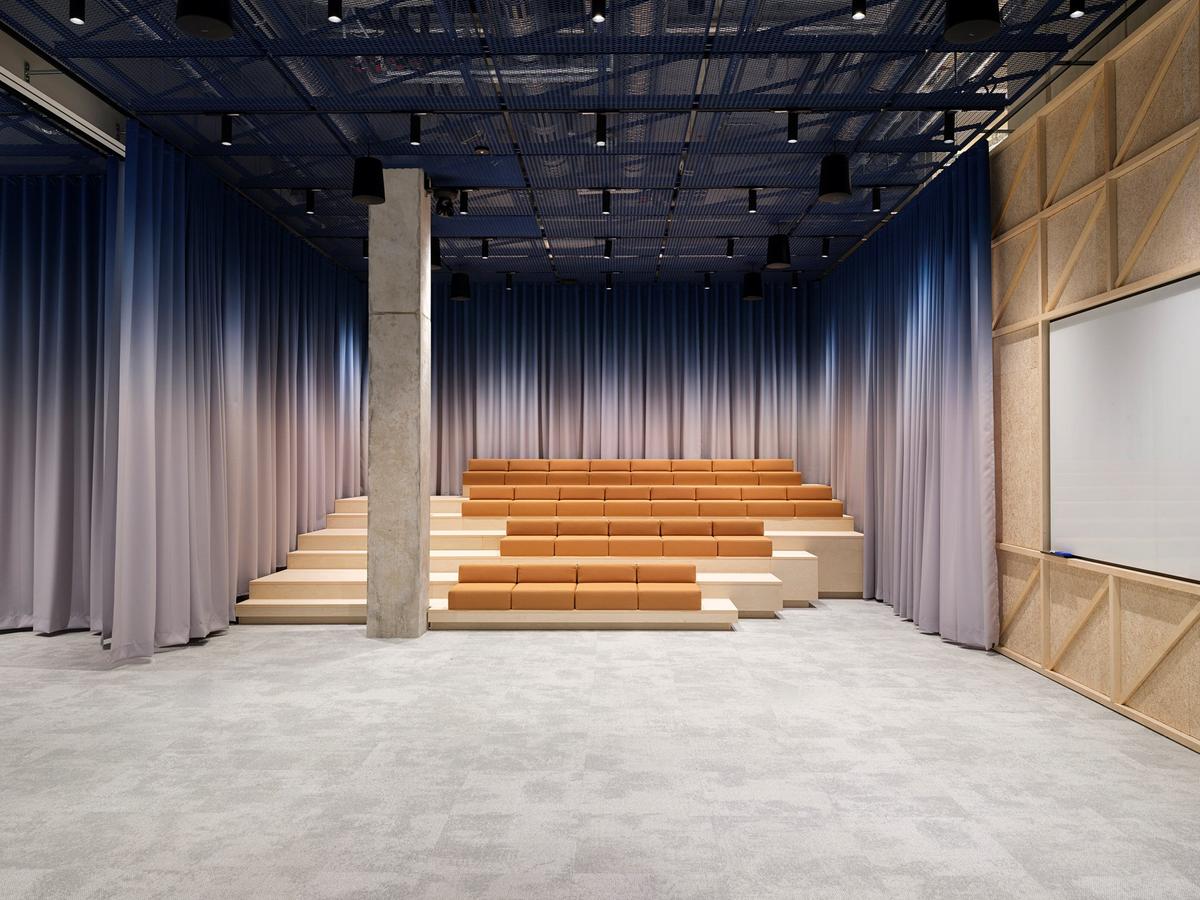 �����������չ�Ӱ��д��������ͷ��Ľ���֮��