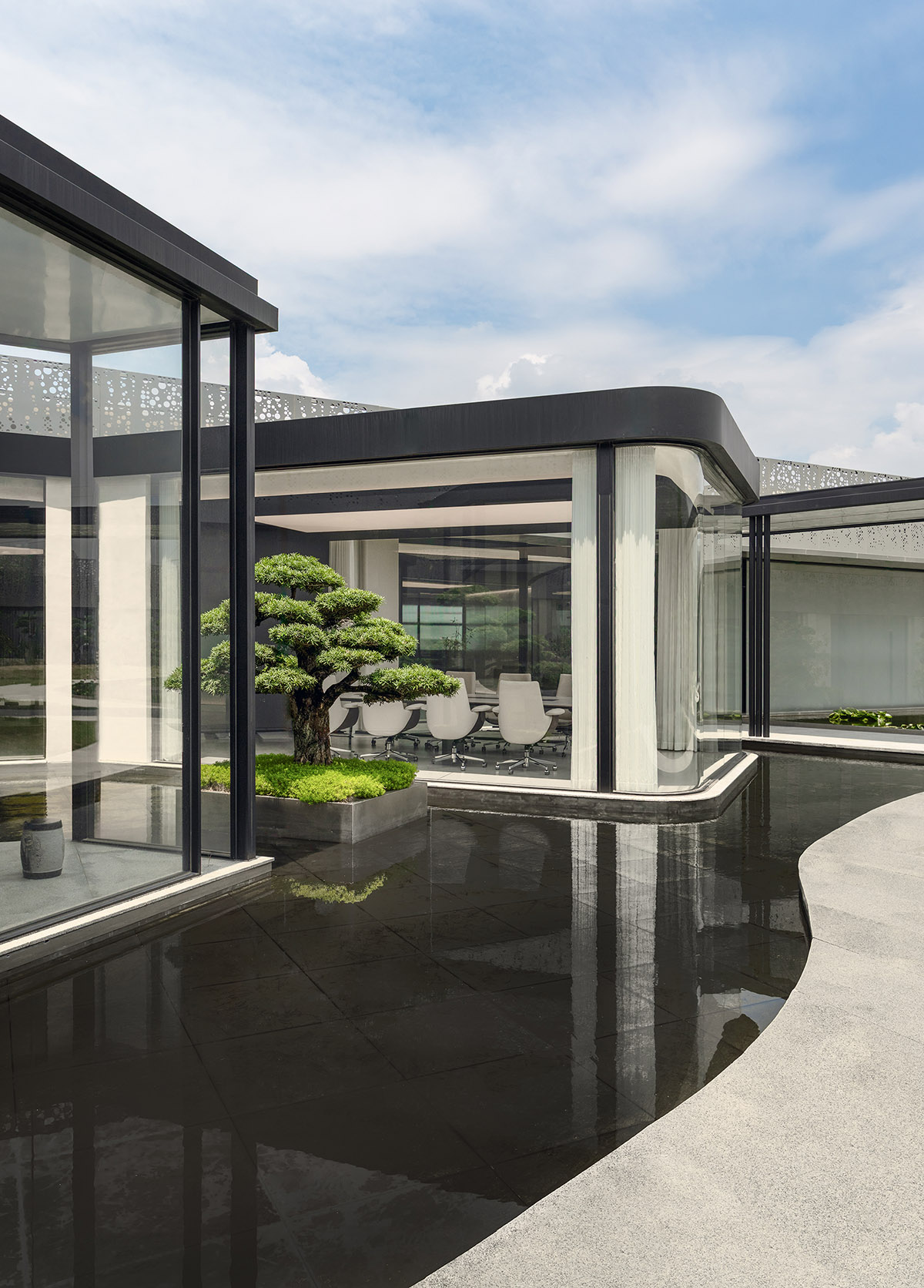 ��Ե��֯�����ܲ��칫����ɫ��ѧ�Ŀռ�ת��