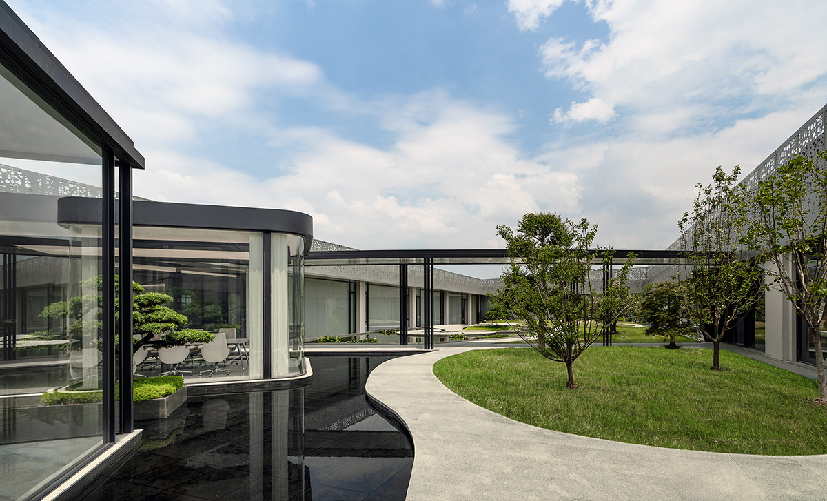 ��Ե��֯�����ܲ��칫����ɫ��ѧ�Ŀռ�ת��