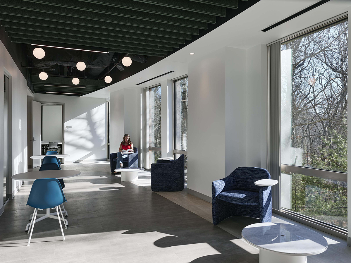 �������ش�ѧ����������δ���Ķ�����ѧԺ