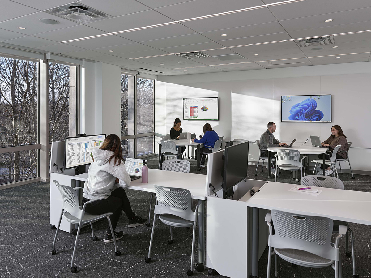 �������ش�ѧ����������δ���Ķ�����ѧԺ