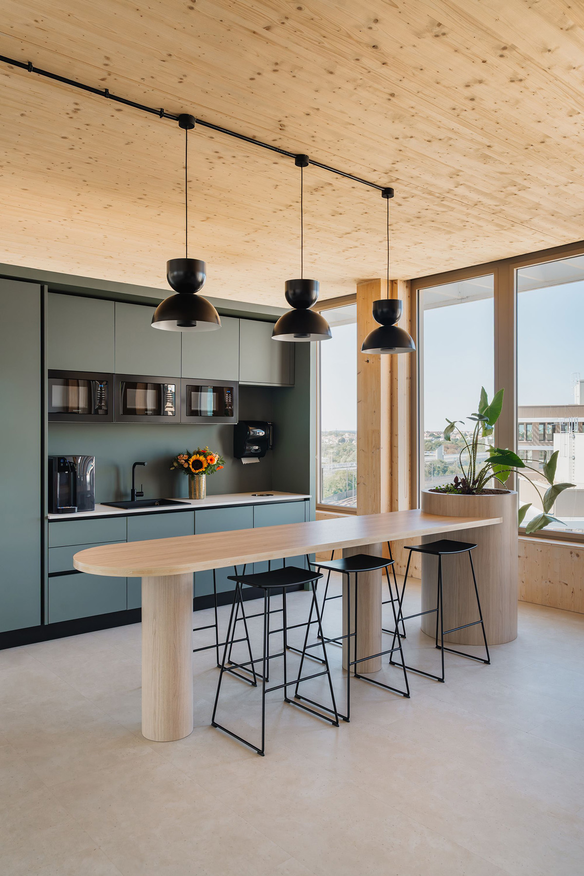 ���Ϳ�DKV�����ܲ�԰��������Ա���������̼δ��