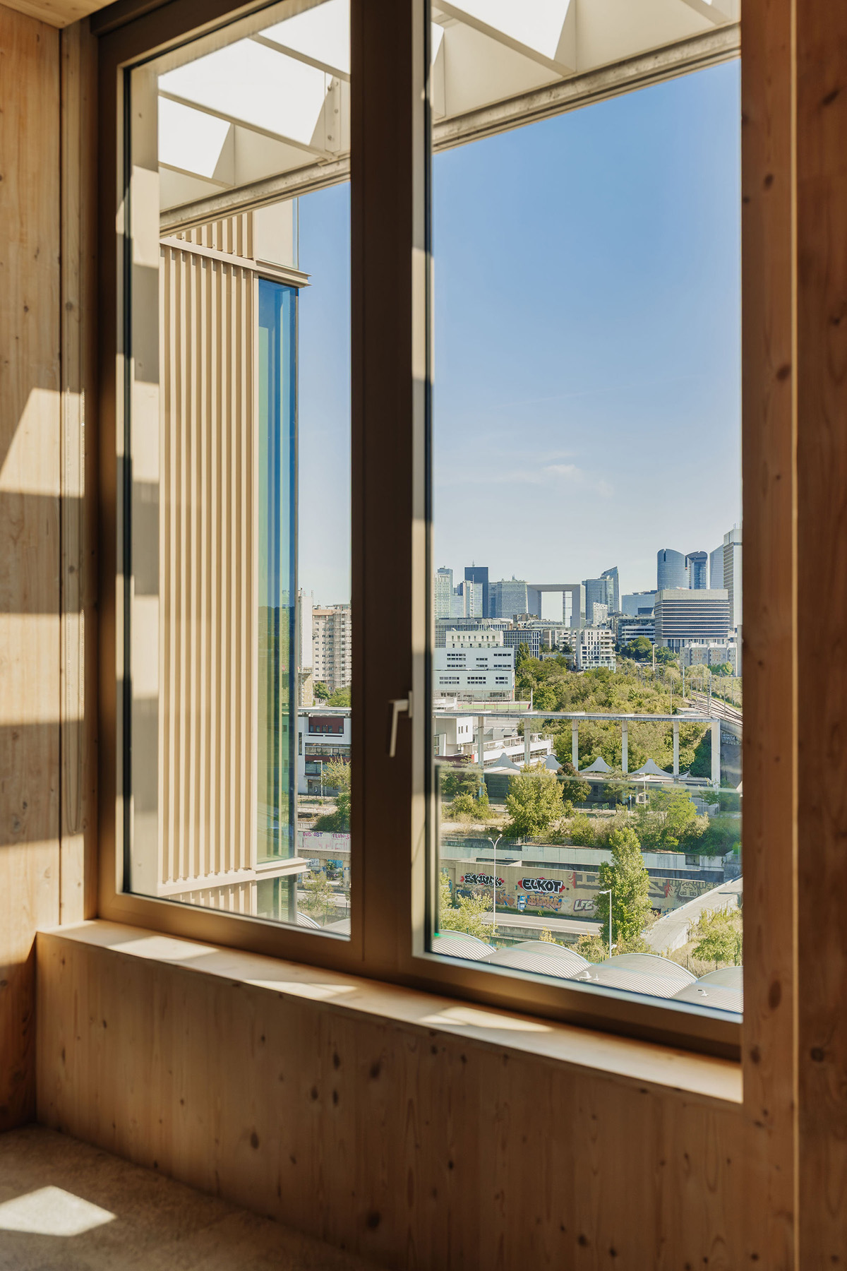 ���Ϳ�DKV�����ܲ�԰��������Ա���������̼δ��