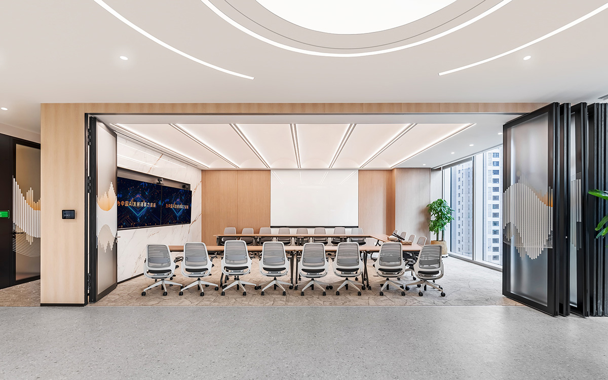 ���������칫�ң�AIоƬ��ҵ�����������Ͱ칫�ռ�