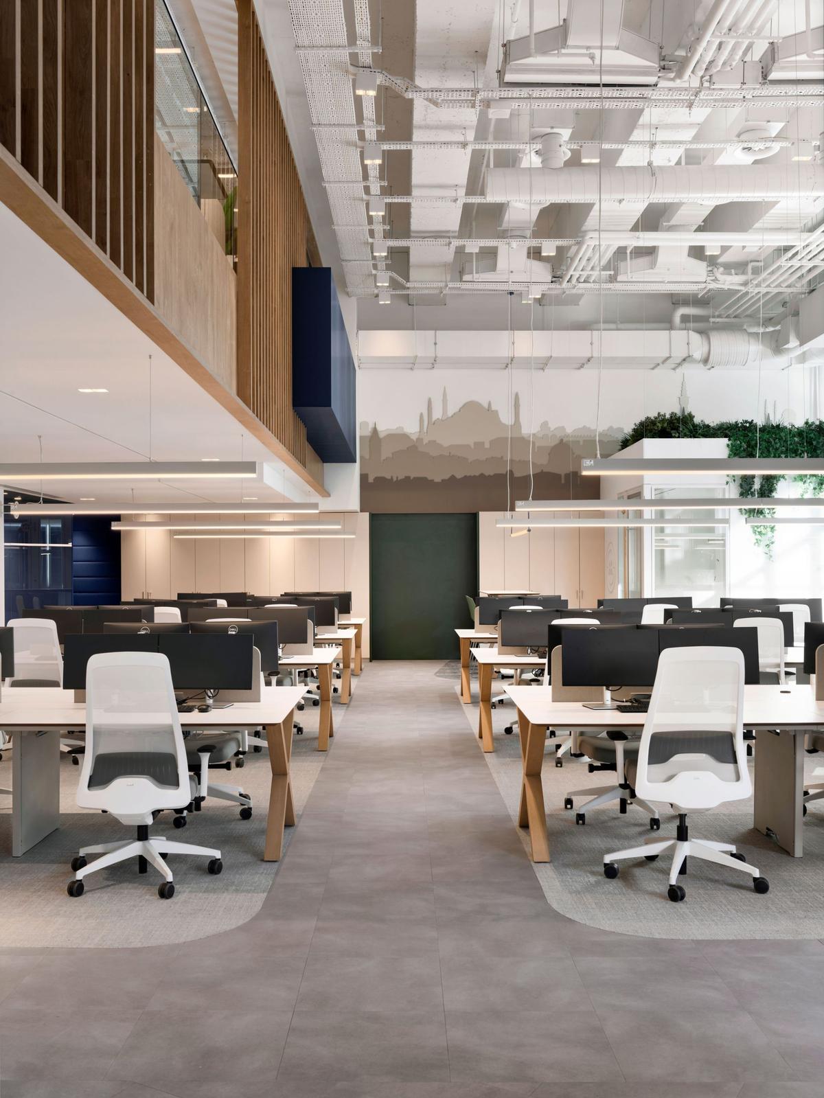 ��ѯ��˾Marsh McLennan��˹̹��������������ϵ�칫���