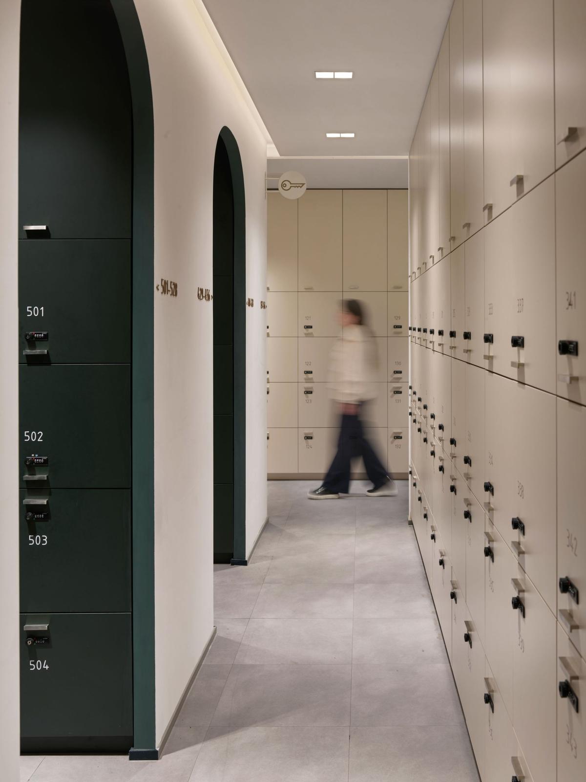 ��ѯ��˾Marsh McLennan��˹̹��������������ϵ�칫���